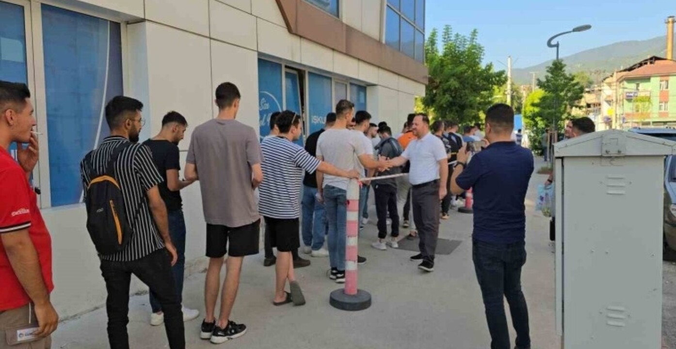 100 kişilik personel alımına 1500 kişi başvurdu