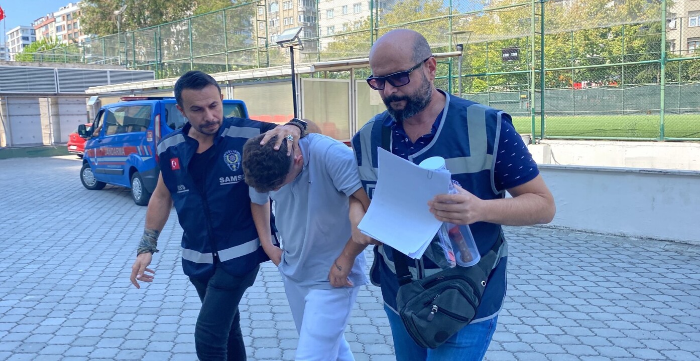 Uyuşturucu bağımlısı babasını defalarca bıçakladı