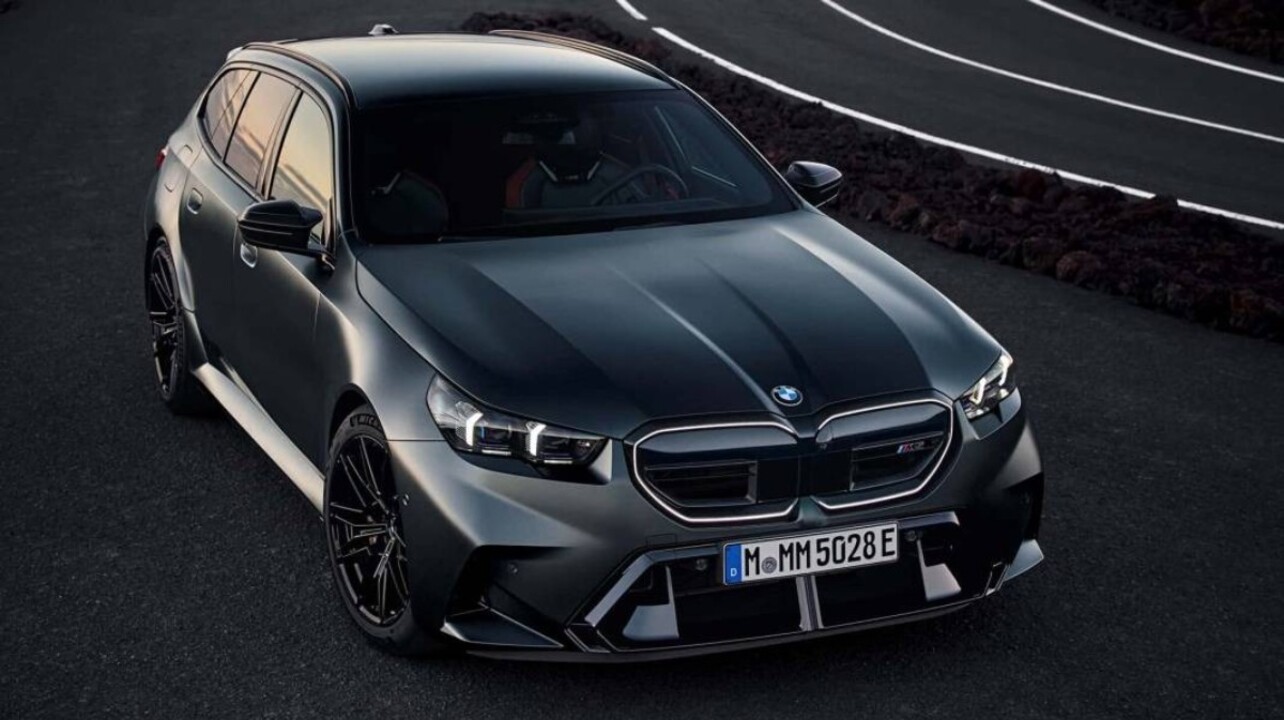 BMW'nin M5 Touring modeli 5,5 milyon liraya satılacak