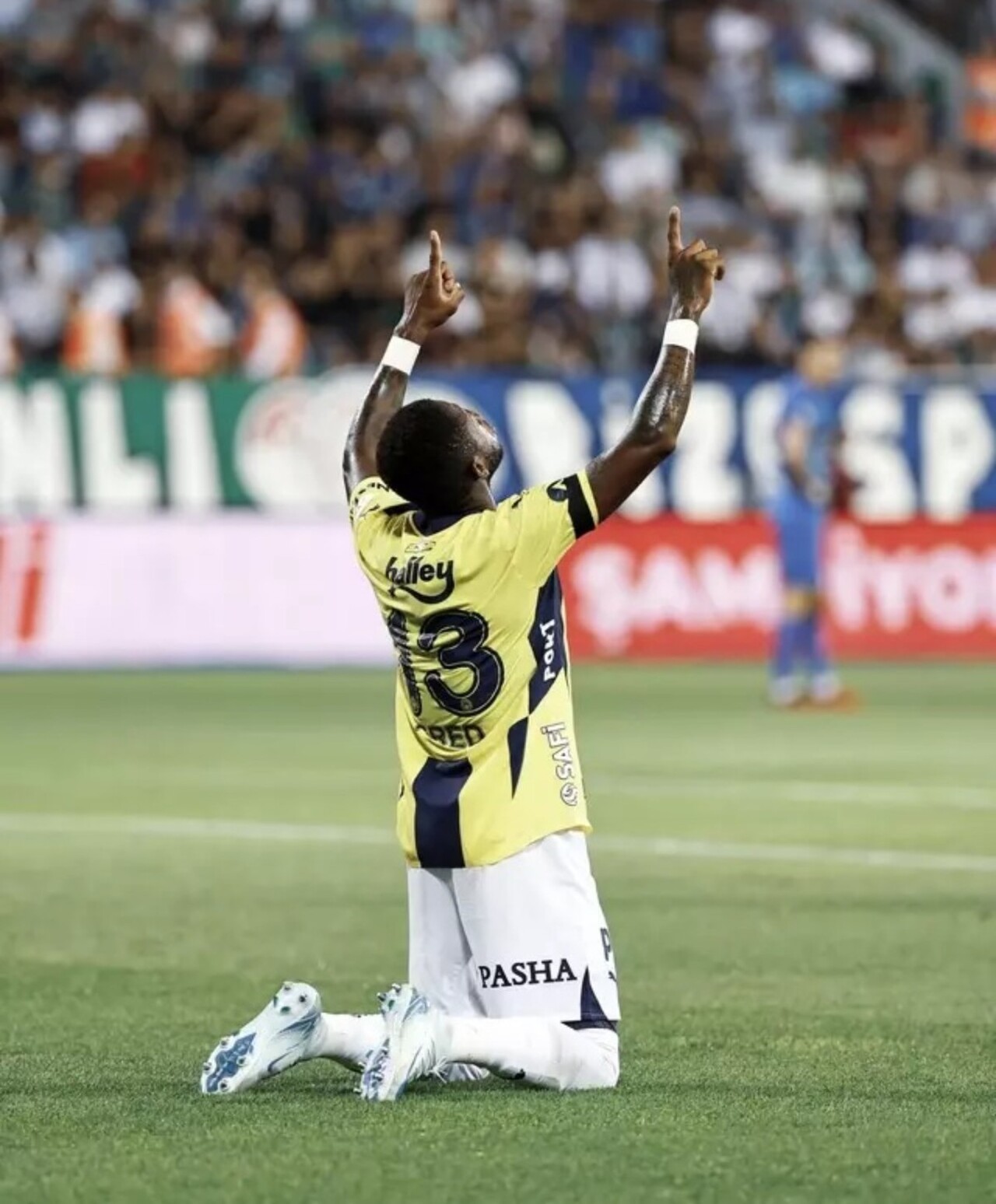 Fenerbahçe, ÇAYKUR Rizespor'un kalesine gol yağdırdı