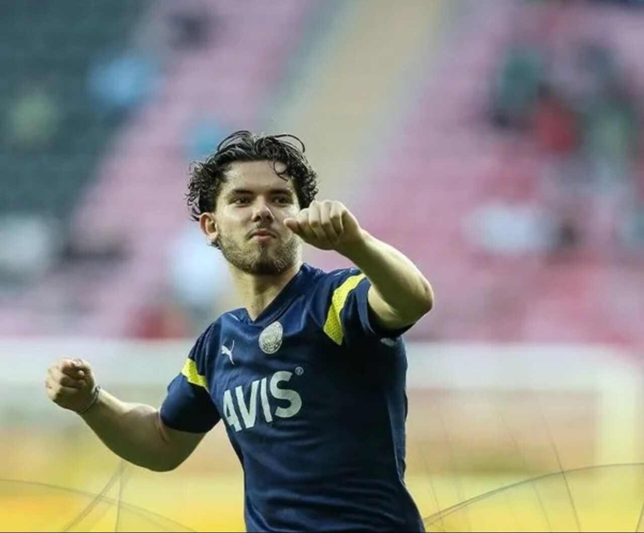 Ferdi Kadıoğlu'ndan Fenerbahçe'ye son kıyak