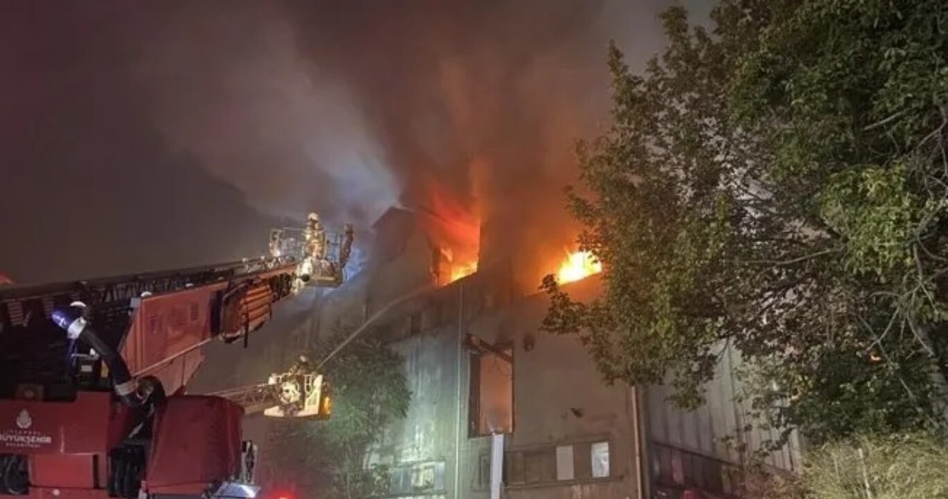 İstanbul'da tekstil fabrikasında korkutan yangın