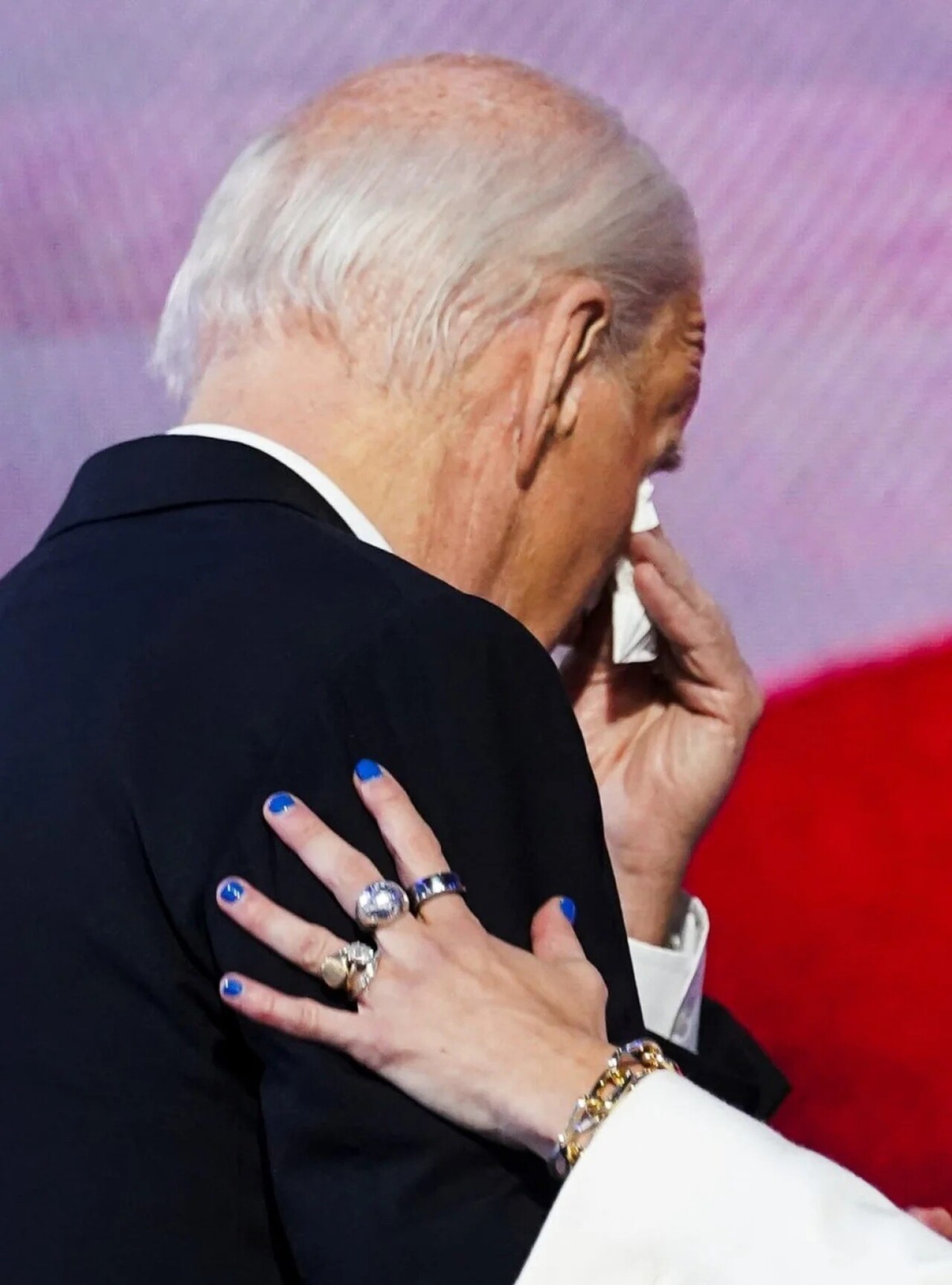 Joe Biden dönemi kapandı Gözyaşları içinde görevini bıraktı