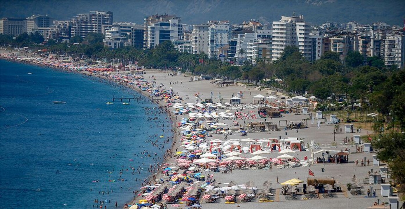 Sonbaharda Antalya'ya akın ediyorlar