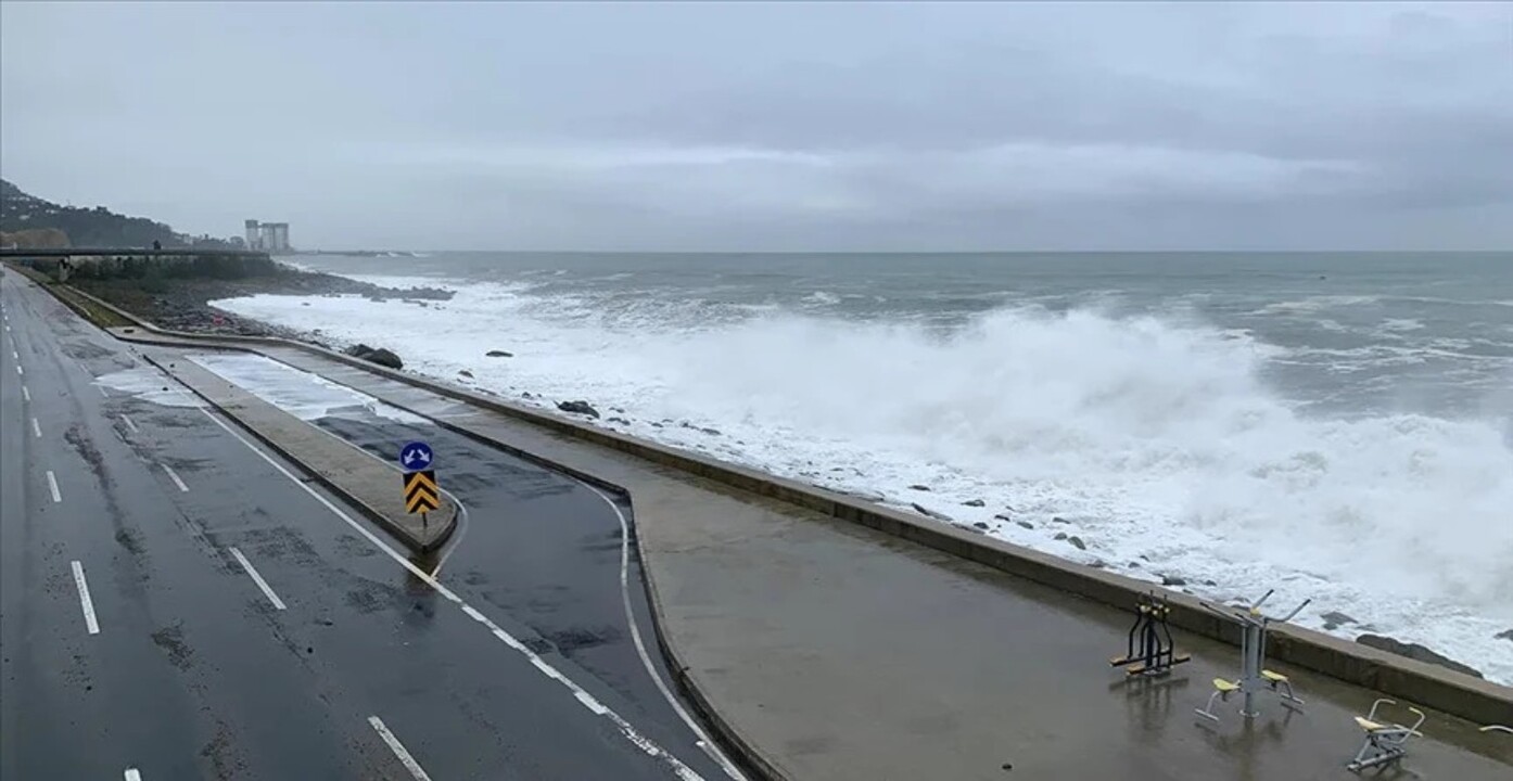 Valilik iki ilde denize girilmesini yasakladı