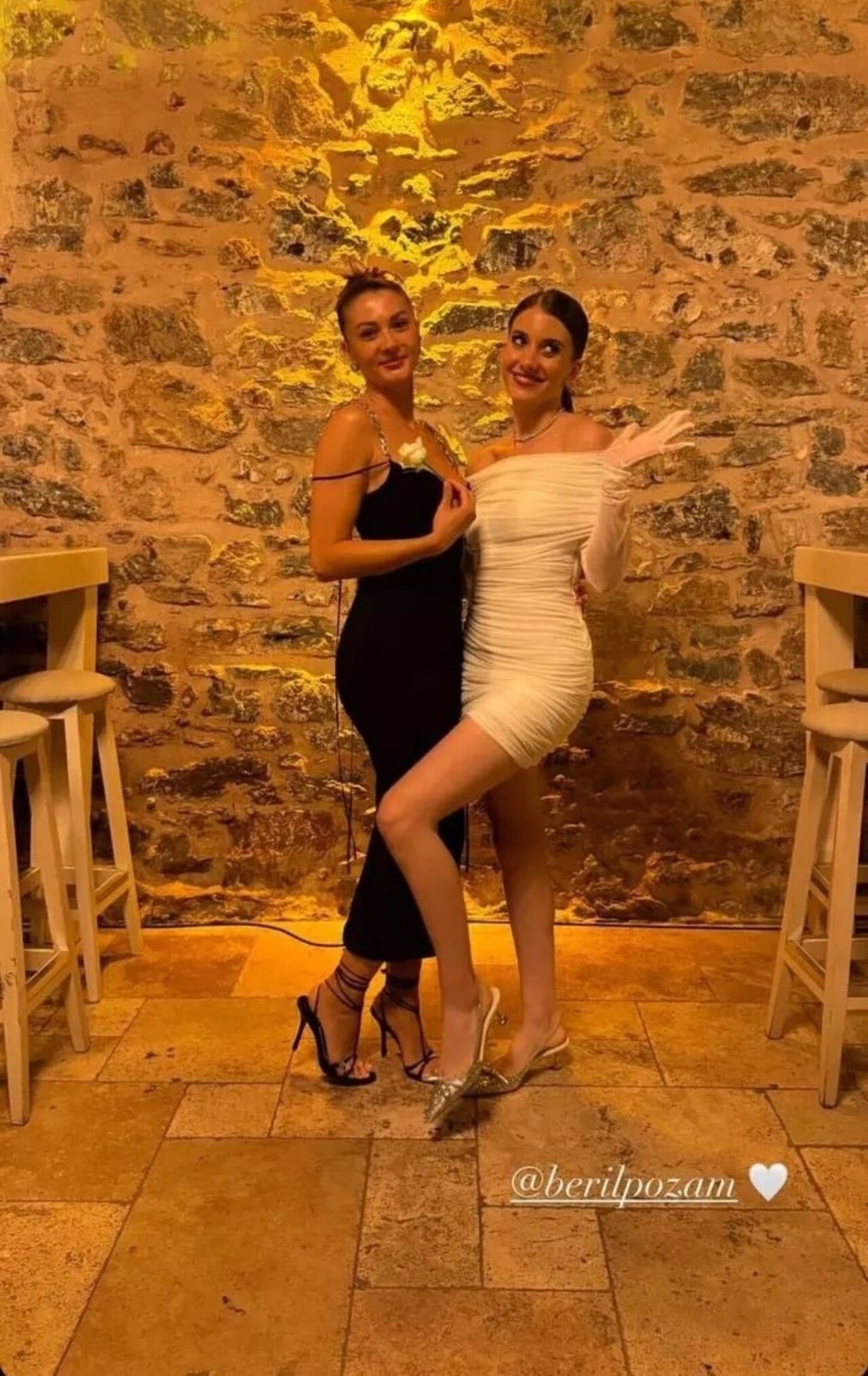 Yalı Çapkını'nın sevilen çifti dünyaevine girdi