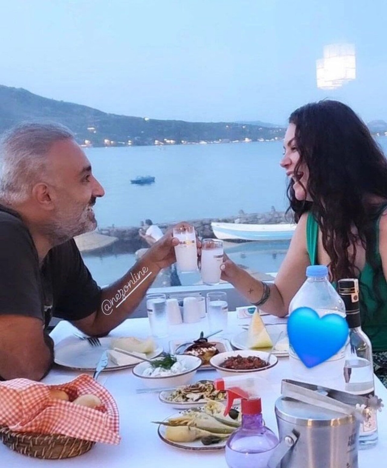 Eşten Nez'e, Nez'den eşe dönüş