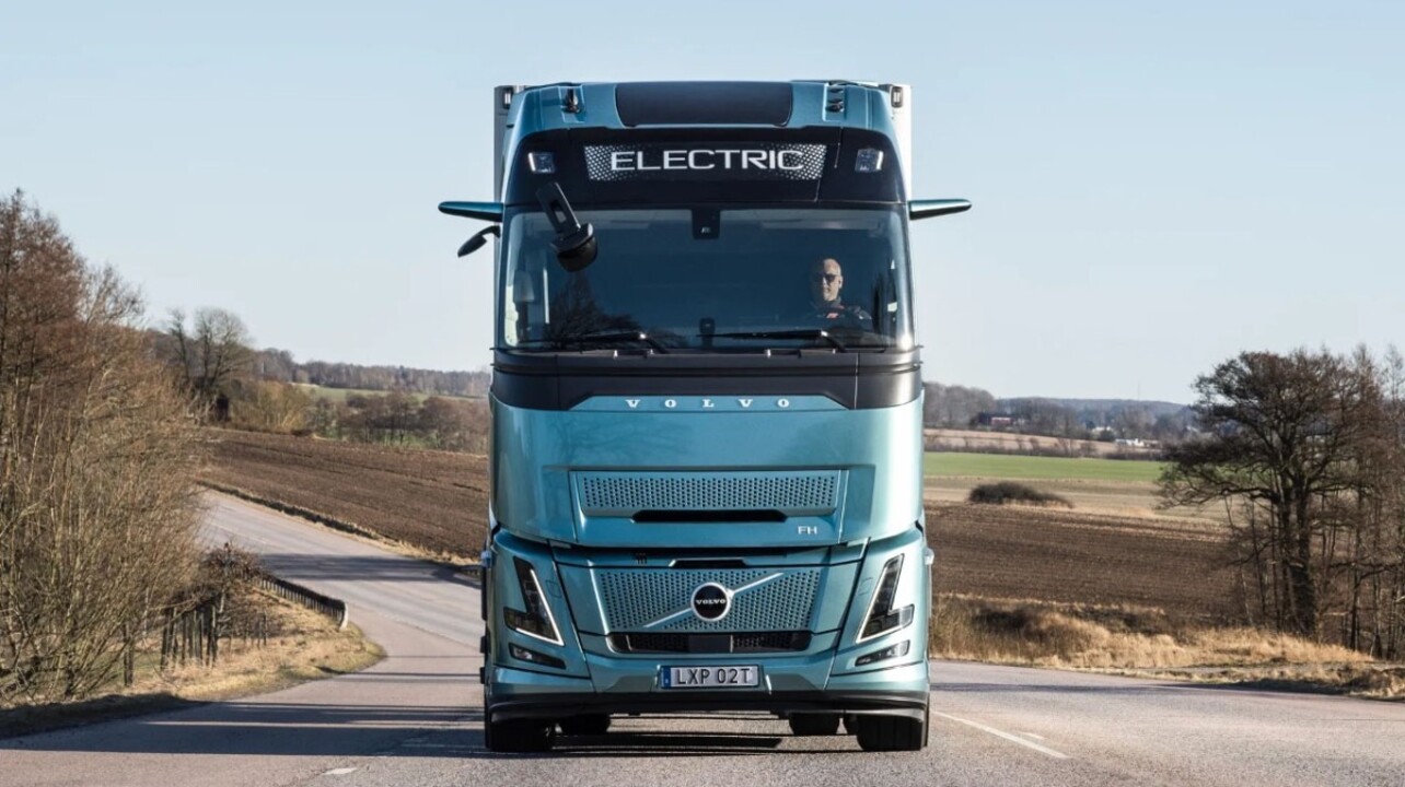 Volvo'nun 600 km menzilli elektrikli kamyoneti görücüye çıktı